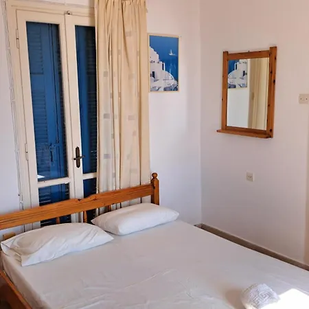 Christina Rooms Apartment Palaiochora Exterior photo